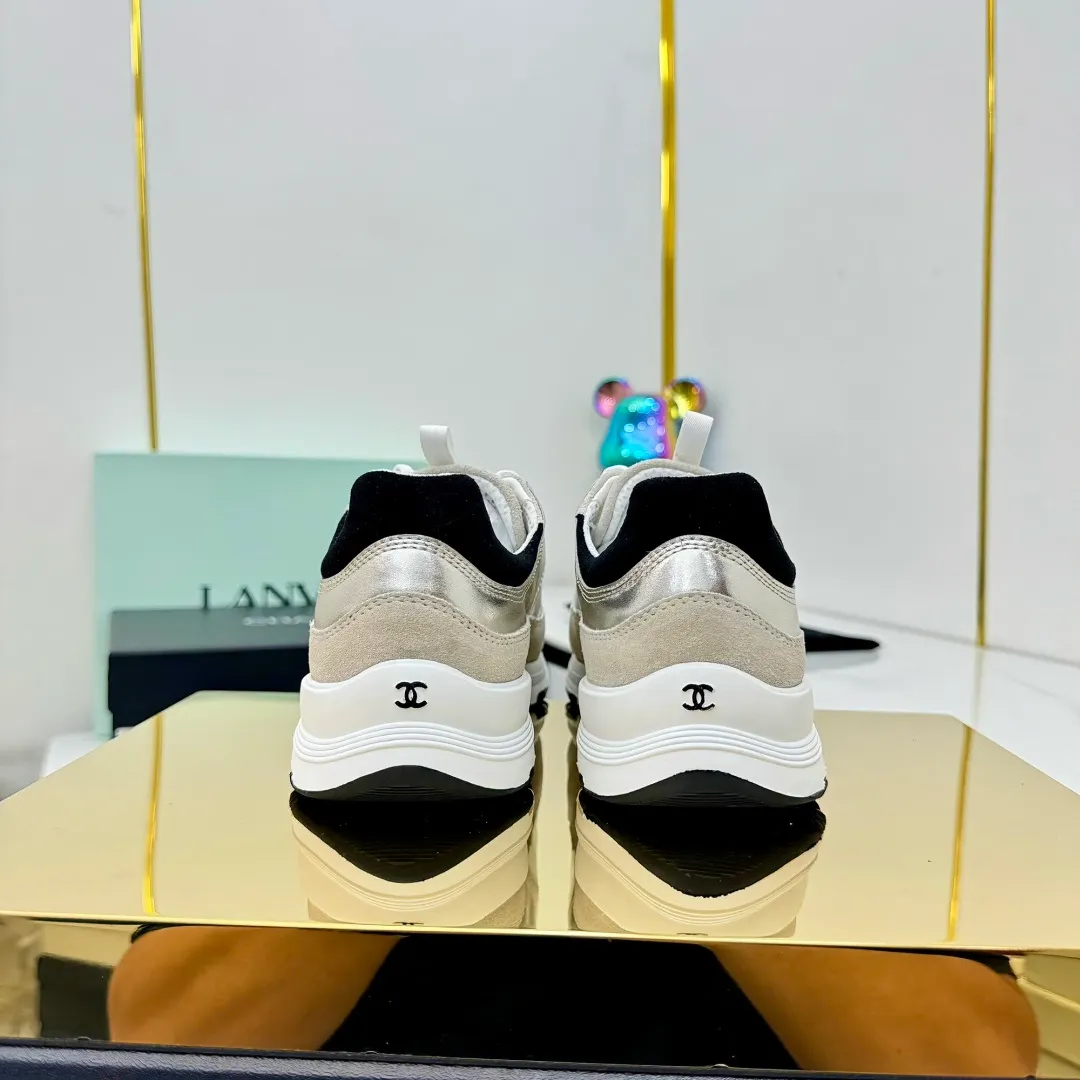 👟👟Ex-factory price 600👟👟High quality! ! ! CHANEL Chanel 25A latest thick-soled casual sports shoes. The counter is synchronized. The counter is very popular. It is a shoe that is very difficult to buy. The most popular thick-soled casual shoes on the Internet. As you can imagine, the most popular thick-soled casual shoes can not be missed. It has both good looks and comfort. Simple and versatile. The thick sole increases the height and is super versatile. Whoever wears it will look better. Upper: cowhide stitching. Lining: breathable mesh. Outsole: TPU original outsole. Size: 35-41 👉